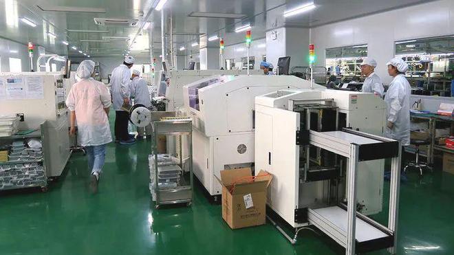 匠心与机器的共鸣 音响老厂员工的热爱与自动化浪潮